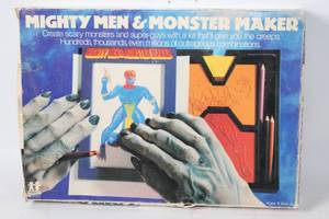 lot 306 image: Mighty Men & Monster Maker Drawing Kit
