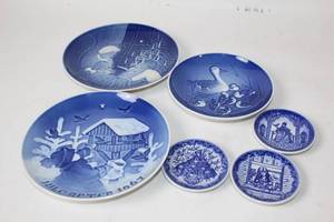 lot 313 image: Set of 6 Vintage Royal Copenhagen Blue and White Decorative Plates