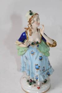 lot 323 image: Porcelain Figurine of a Lady in Antique-Style Dress