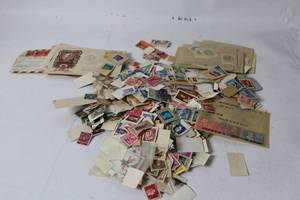 lot 338 image: Large Collection of International Vintage Postage Stamps