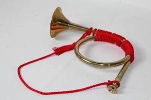 lot 348 image: Vintage Brass Hunting Horn with Red Cord Decoration