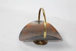 lot 366 image: Vintage Brass and Copper Fireplace Hearth Ash Carrier