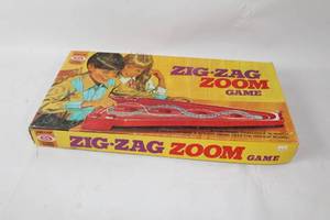 lot 406 image: Vintage 1970s Zig-Zag Zoom Childrens Game by Remco
