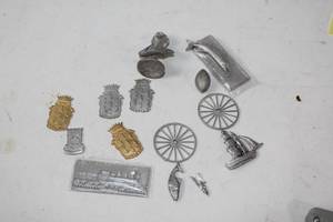 lot 411 image: Lot of Assorted Metal Badges and Figurines