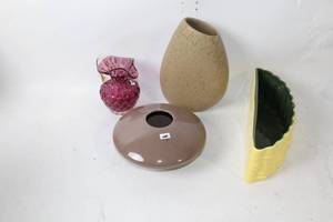 lot 423 image: Collection of 4 Decorative Vases and Planter