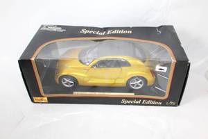 lot 425 image: Maisto Special Edition 118 Scale Die-Cast Model Car