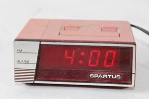 lot 446 image: Vintage Spartus Model 1169-C1 Alarm Clock