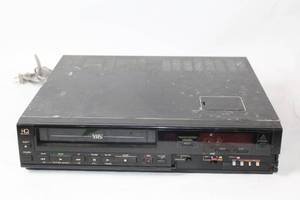 lot 452 image: Used Toshiba HQ VHS Player with Controls