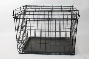 lot 461 image: Medium Black Metal Dog Crate with Tray