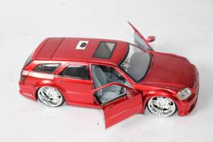 lot 474 image: 124 Scale Diecast Model Car - Red Dodge Magnum