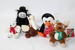 lot 479 image: Set of 6 Coca-Cola Plush Ornaments Collection
