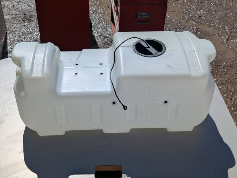 lot 47 image: 8 Gallon Poly Tank - With Cover - Mounting Sprockets and Drain