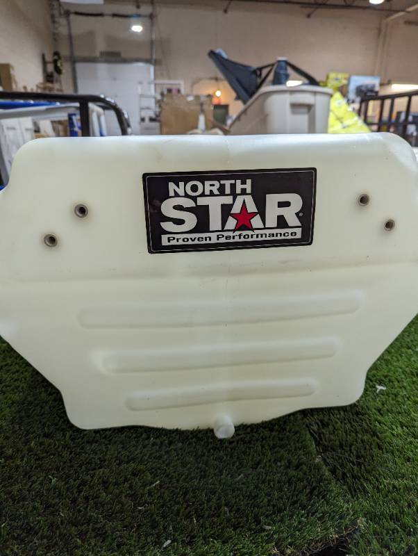 lot 36 image: North Star 21 Gallon Poly Tank - No Cover