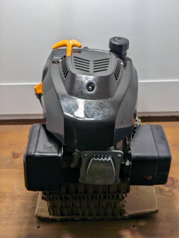 lot 70 image: Ducar - 173cc OHV Vertical Shaft - WAir Filter and Muffler - DJ1P70F