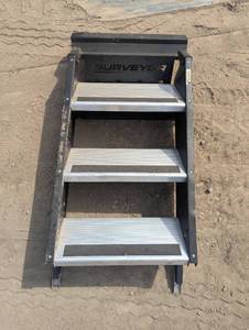 lot 106 image: MORryde STP-207 StepAbove 3-Step RV Entry
