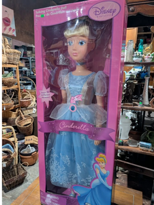 lot 6 image: Talking Cinderella Doll