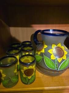 lot 11 image: Jug and matching glasses