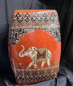 lot 14 image: Rare Chinese red glaze garden drum stool