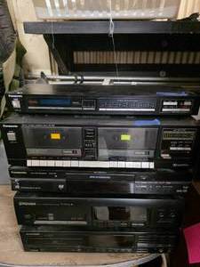lot 43 image: stereo equipment