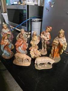 lot 48 image: Porcelain Nativity Scene