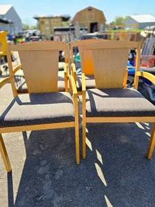 lot 69 image: 4 GuestSide Chairs