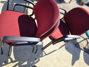 lot 64 image: Office chairs