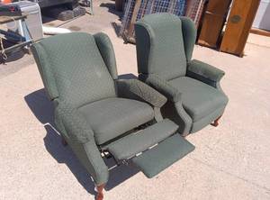 lot 56 image: Set of Matching Recliners