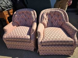 lot 73 image: Vintage Pink Arm Chairs