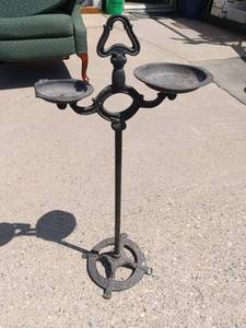 lot 61 image: Vintage Metal Floor Smoking Stand