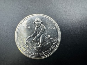 lot 60 image: 1984 BU 1 Oz. Silver Engelhard Prospector -- Hard to Find