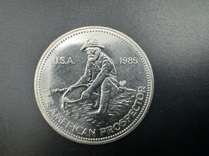 lot 62 image: 1985 BU 1 Oz. Silver Engelhard Prospector -- Hard to Find