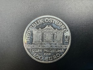 lot 66 image: 2009 BU Austrian Philharmonic 1 Oz. .999 Silver Coin