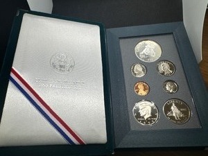 lot 78 image: 1995 U.S. Mint Silver Prestige Proof Set in Original Mint Package - PCGS Price Guide is $36.00