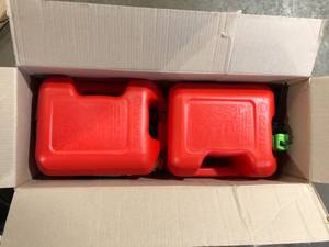 lot 16 image: Lot of Scepter 5 Gal. Smart Control Gas Can with Rear Handle, Red Fuel Container       Customer Returns See Pictures
