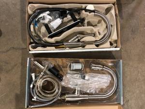 lot 26 image: Lot of Assorted Kitchen Sinks Various Models and Conditions     Customer Returns See Pictures