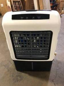 lot 24 image: ARCTIC AIR 1300 CFM 3-Speed Settings Portable Evaporative Air Cooler with up to 500 sq. ft. Cooling    Customer Returns See Pictures