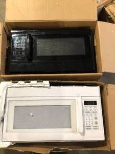lot 28 image: Lot of Assorted Microwaves Various Models and Conditions Customer Returns See Pictures
