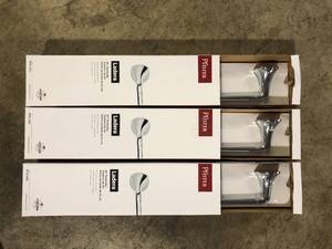 lot 20 image: Lot of Pfister Ladera 24 in. Towel Bar in Polished Chrome Customer Returns See Pictures