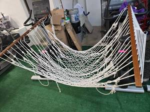 lot 31 image: Hammock (Used, Like New). Dimension 120L x 55W