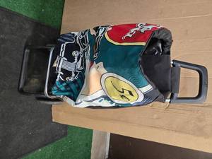 lot 44 image: Shopping Cart (Like new)