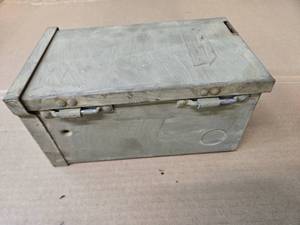 lot 51 image: Tightening-Torgue Metal Box  CAT. NO. 03000