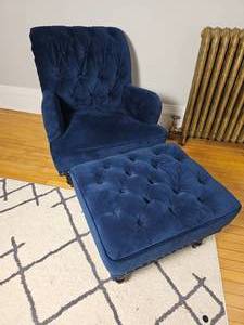 lot 62 image: Royal Blue Pier One Tufted Slipper Chair & Ottoman B