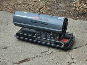 lot 200 image: Dyno-Glow Torpedo Heater
