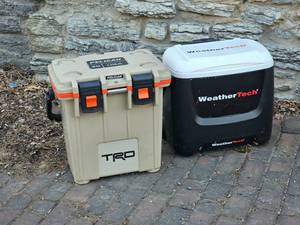 lot 202 image: Tailgating Cooler Bundle