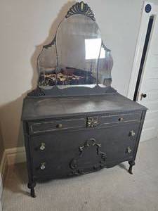 lot 21 image: Striking Grey Painted Art Deco Vanity Dresser