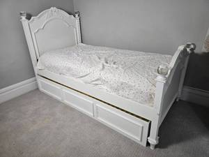 lot 35 image: Darling White French Provincial Trundle Bed Set