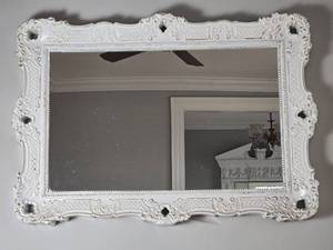 lot 26 image: Charming White Painted Gilt Mirror