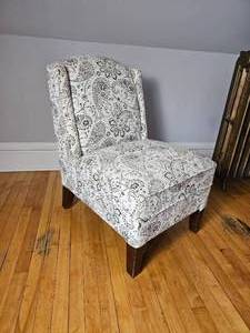 lot 58 image: Striking Paisley Upholstered Accent Chair