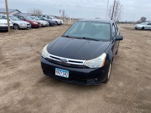 lot 10 image: 2010 Ford Focus