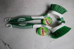 lot 2 image: Pair of Libman Household Scrub Brushes